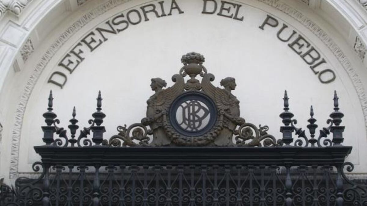 Contraloría alerta presuntas irregularidades en contratos y ascensos en Defensoría