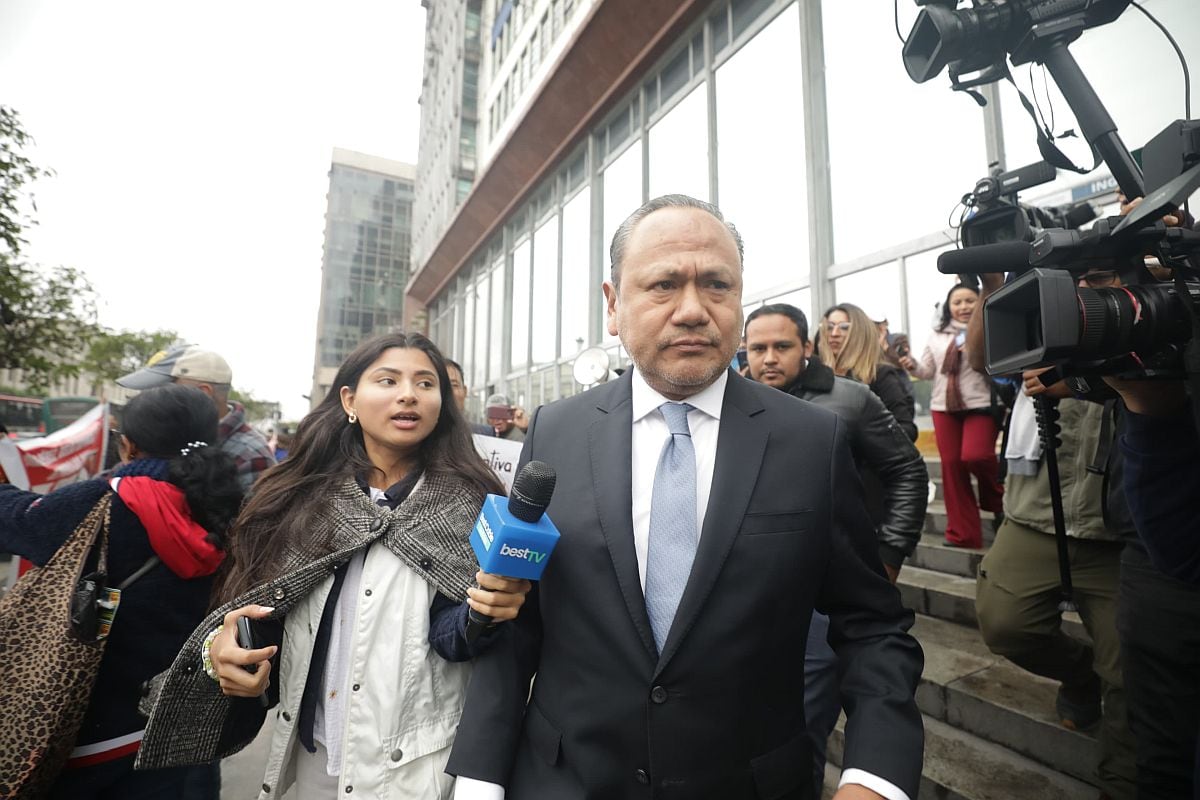 El excandidato presidencial Mariano González presentó su renuncia irrevocable a su militancia en el partido Salvemos al Perú. (Foto: Britannie Arroto / @photo.gec)