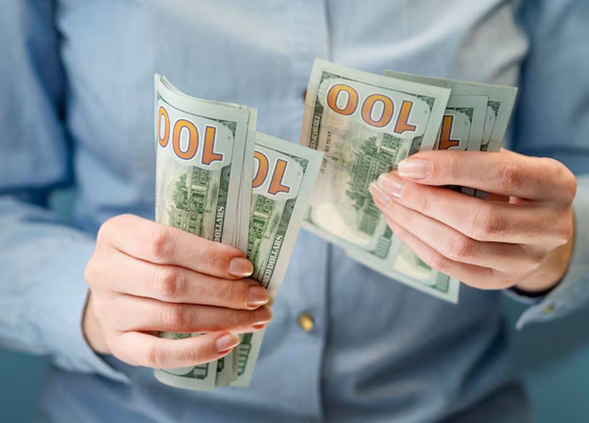 Tras pensarlo, optó por cobrar el monto global ese momento, el cual sufrió algunos recortes, pero igual se trata de una gran cifra (Foto: Freepik)