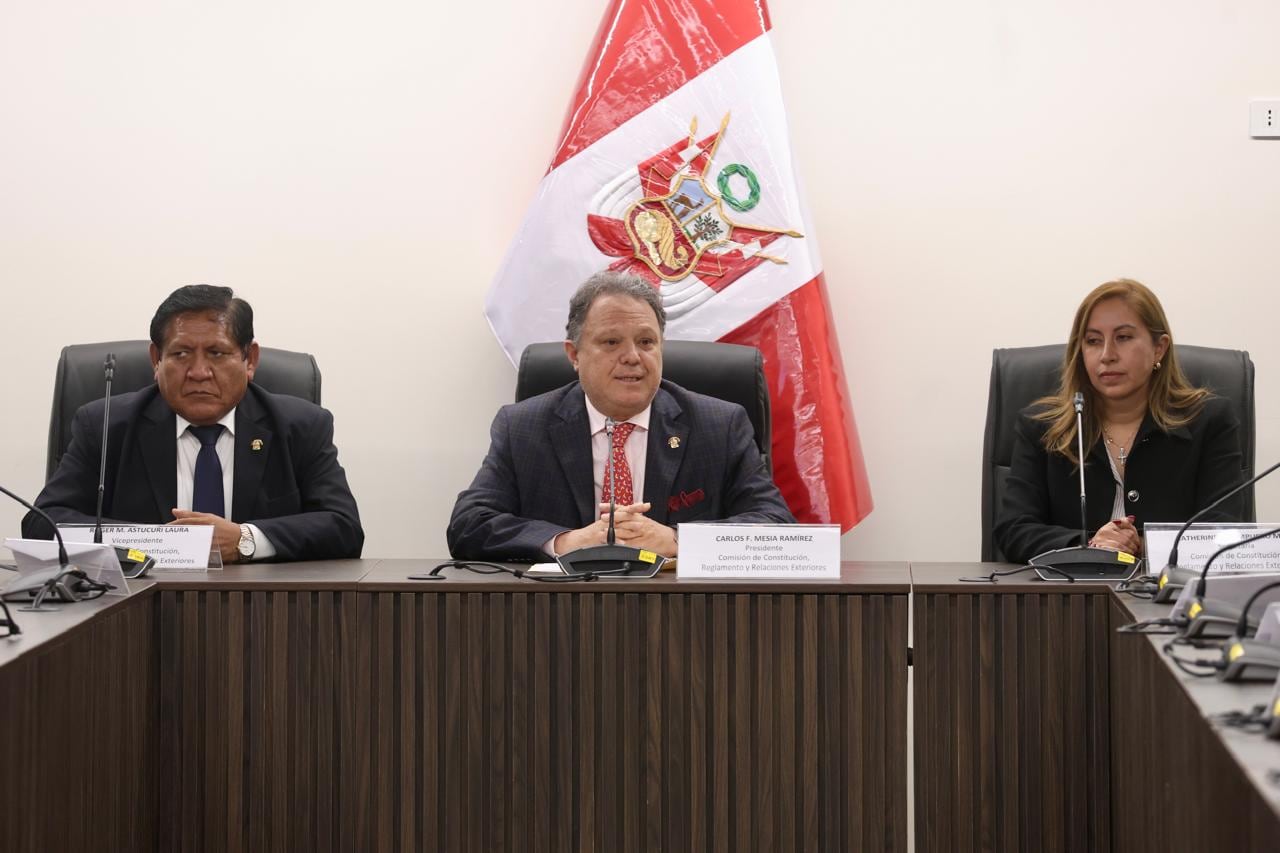 Carlos Mesía Ramírez, de la bancada Fuerza Popular, fue elegido presidente de la Comisión de Constitución, Reglamento y Relaciones Exteriores del Senado. Foto: Congreso.
