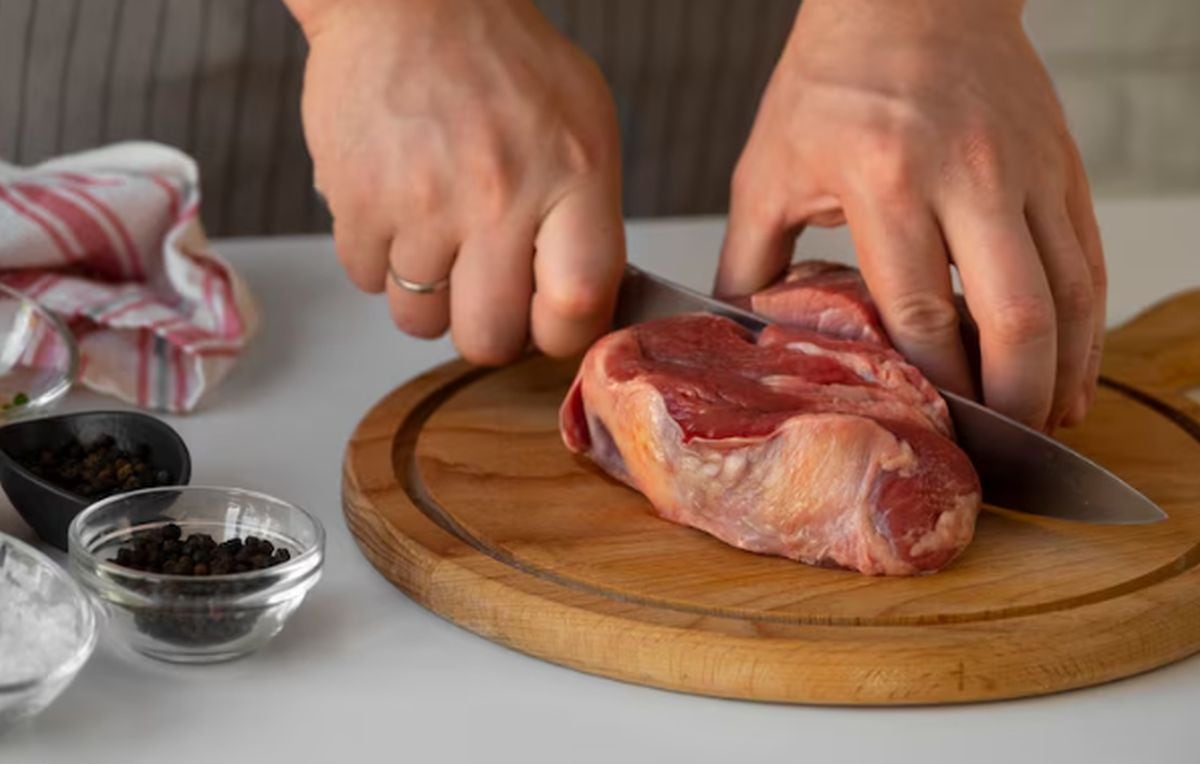Averigua qué pasa con la carne que consumes tras la alerta en Texas por el gusano barrenador (Foto: Freepik)