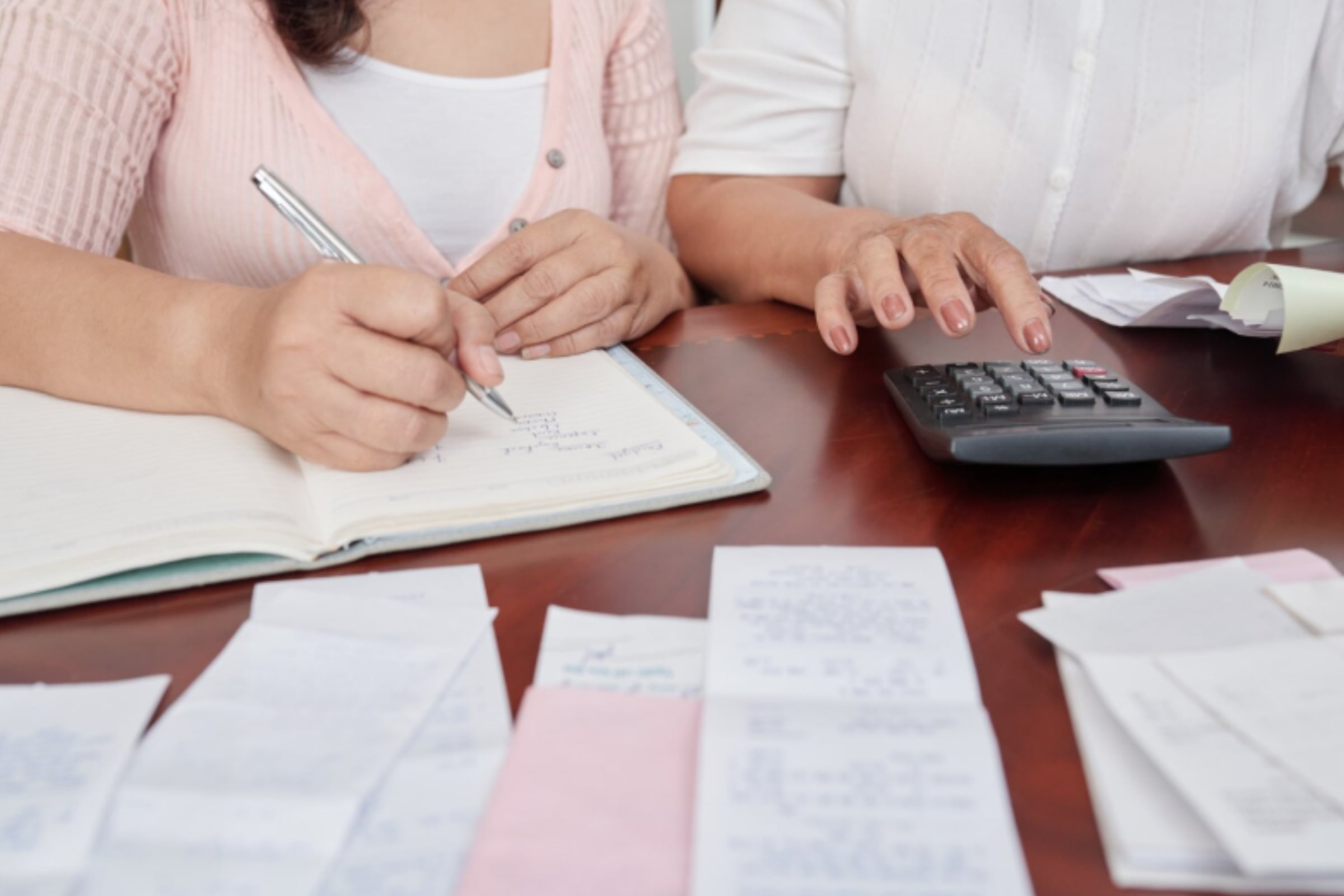 El IRS establece penalizaciones para quienes no presentan su declaración de impuestos dentro del plazo establecido (Foto: Freepik / Imagen referencial)