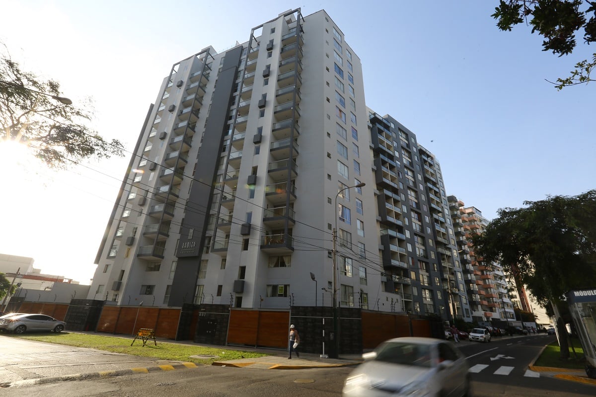 En cuanto al número de habitaciones, los departamentos de tres y dos dormitorios fueron los preferidos, con 37% cada uno. (Foto GEC Archivo)