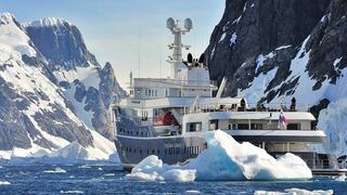 Navegue por la Antártida en este súper yate rompehielos