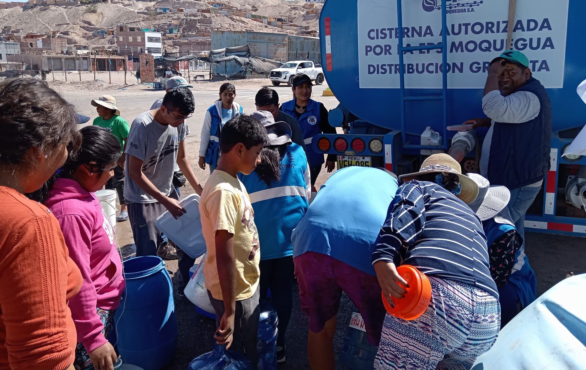 Población se abastece de cisternas tras presencia del FEN.