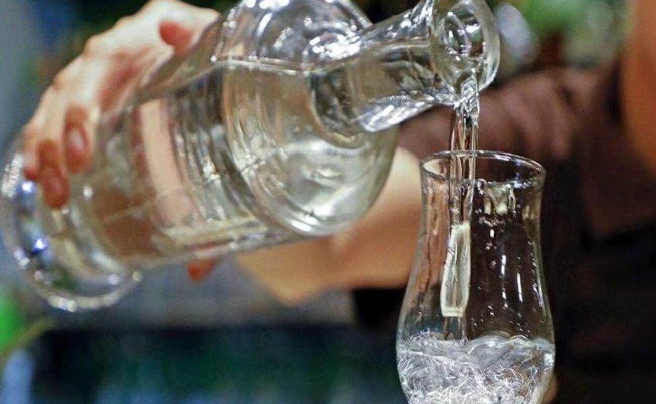 El Día del Pisco Peruano, celebrado con entusiasmo el 4 de julio, rinde homenaje a la emblemática bebida peruana, símbolo de tradición y orgullo nacional. En esta fecha especial, los peruanos se reúnen para brindar y exaltar la historia y esencia de esta exquisita destilado de uva.