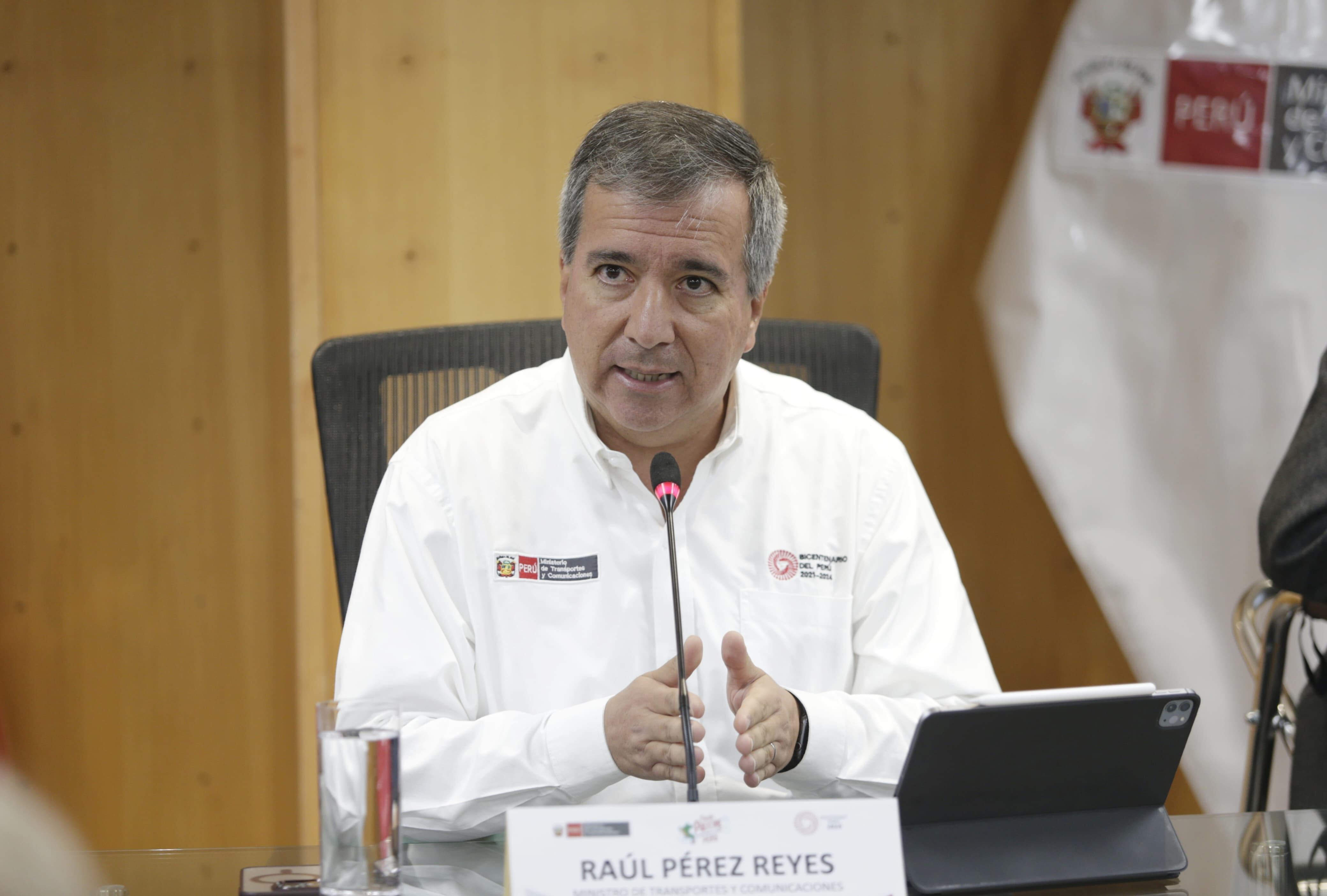 Ministro del MTC, Raúl Pérez Reyes, anuncia medidas para reestructurar Corpac.