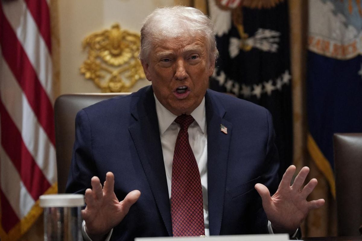 El presidente de Estados Unidos, Donald Trump, durante una mesa redonda en la Sala del Gabinete de la Casa Blanca en Washington, DC, EE. UU., el 8 de diciembre de 2025. Foto: EFE/EPA/YURI GRIPAS