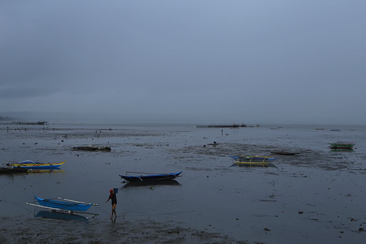 Entre los diez primeros países que más contaminan el mar con plástico, solo hay uno no asiático, Brasil. (Foto por Carisma SAYAT / AFP)