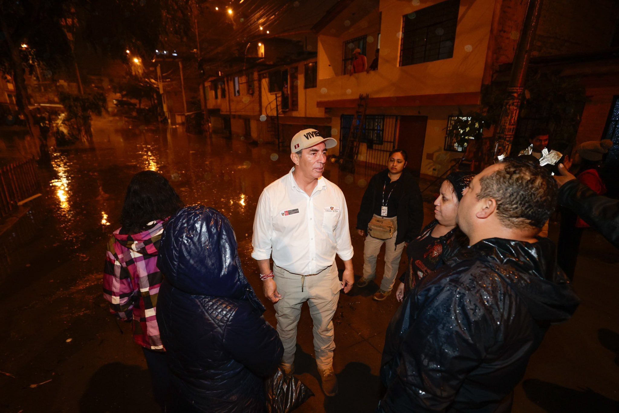 Arnillas precisó que la declaratoria de emergencia permitirá intervenir el antiguo colector principal, cuya capacidad y antigüedad han contribuido al colapso del sistema cada vez que se registran lluvias.Foto: MVCS.