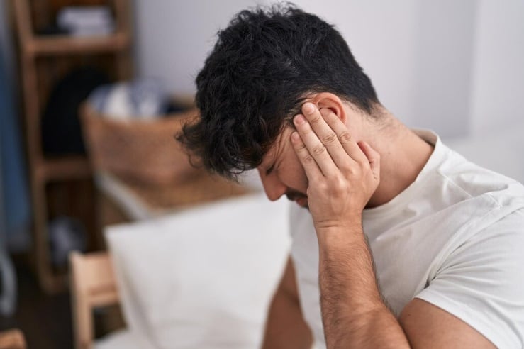 Expertos advierten que la exposición prolongada puede afectar la salud física y mental. (Foto referencial: Freepik)