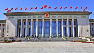 Banderas, fuertes medidas de seguridad y secretismo en el centenario del PCCh