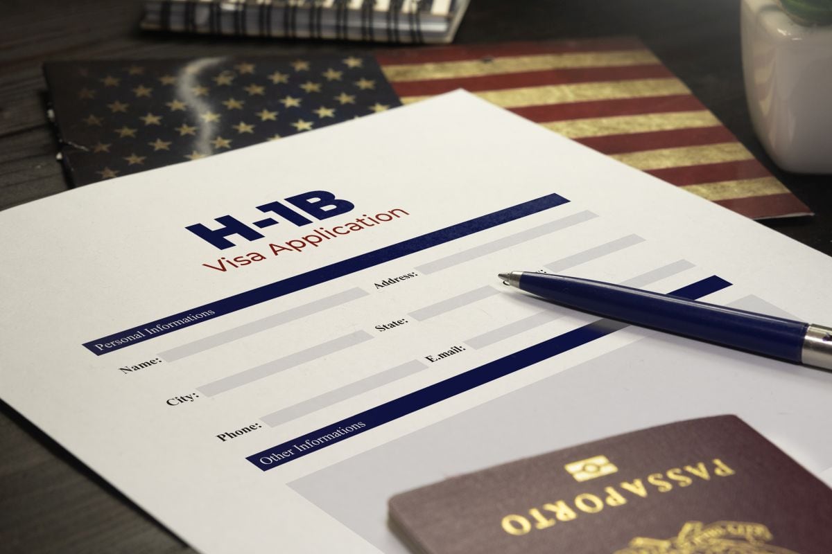 Visas H‑1B bajo la lupa en Texas. La investigación que frena nuevas solicitudes hasta 2027 (Foto: Cristian Storto Fotografia / iStock)