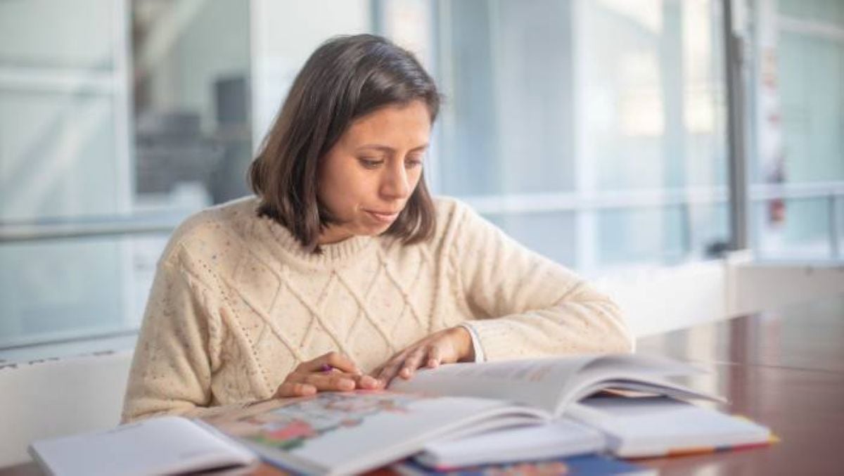 La convocatoria ofrece 889 becas para cursar estudios presenciales de maestría y doctorado en 62 universidades de Brasil. Foto: Pronabec.