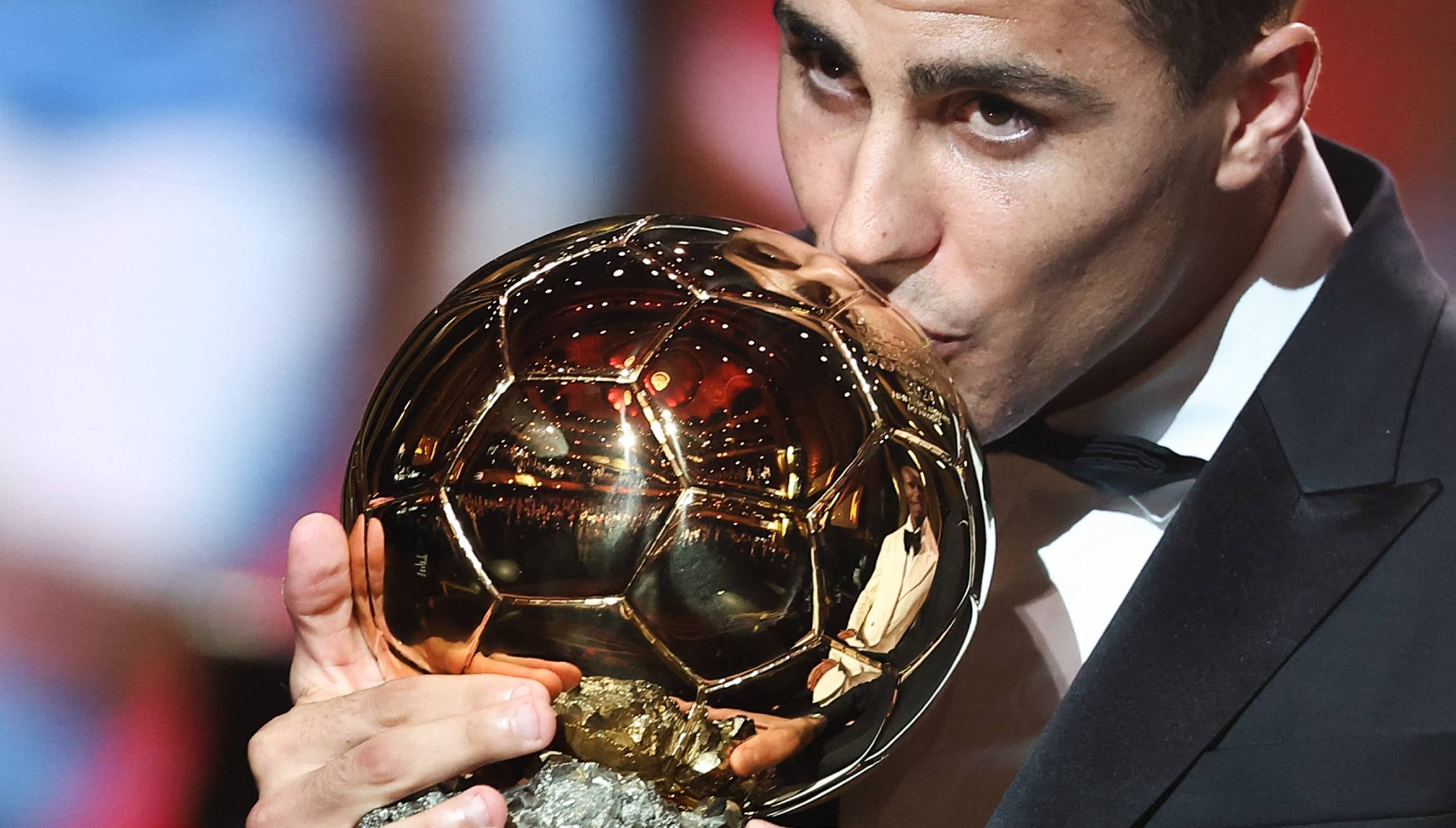 Contra todos los pronósticos, el español Rodri se lleva el Balón de Oro 2024 como mejor jugador del mundo al vencer a Vinicius Jr (Foto: AFP)