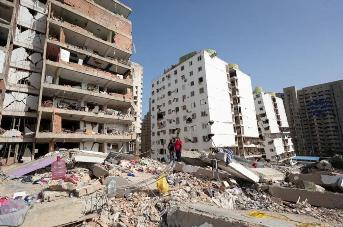 Agentes del CICPC habrían actuado de manera indecorosa al apropiarse de valores económicos hallados entre los escombros, informaron las autoridades. Foto: EFE.