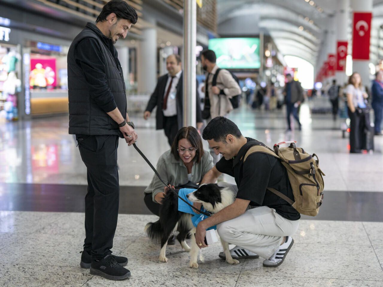 Todas las reacciones son positivas, asegura Abdulkadir Demirtas, responsable de atención al cliente del Aeropuerto de Estambul. Foto: AFP