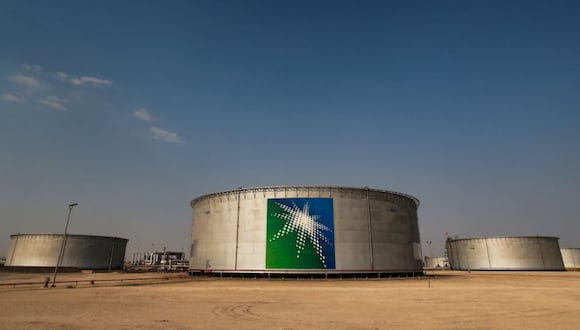 Tanques de petróleo de marca en las instalaciones petroleras de Saudi Aramco en Abqaiq, Arabia Saudita. (Foto: REUTERS/Maxim Shemetov).