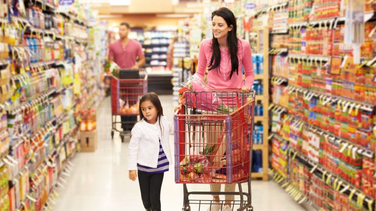 EFEMÉRIDCES. Los consumidores tienen confianza por futuro de la economía.