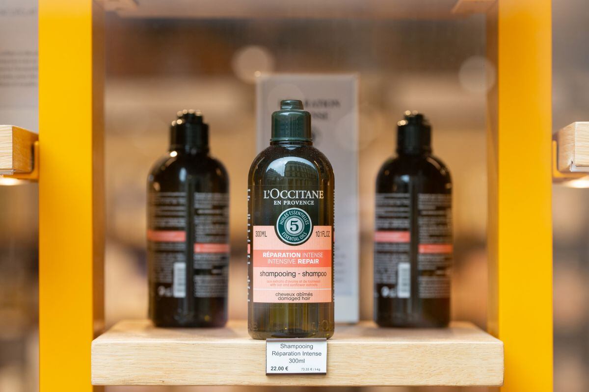 Productos L'Occitane en una tienda de París. Fotógrafo: Benjamin Girette/Bloomberg
