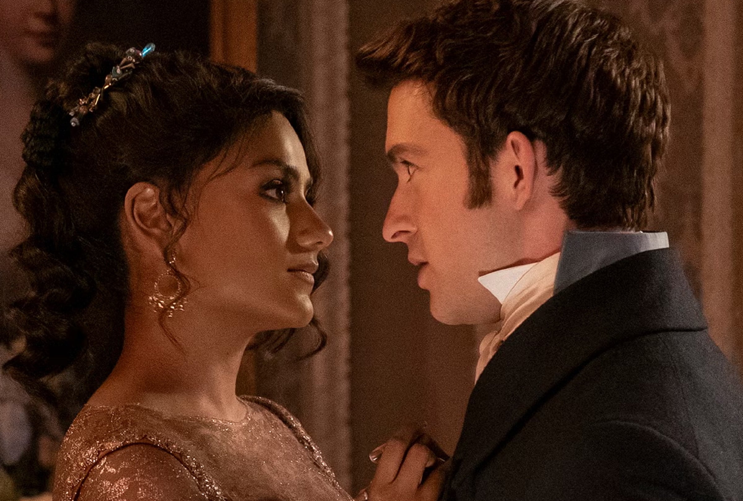 Anthony (Jonathan Bailey)y Kate (Simone Ashley) esperaban a su primer bebé con muchas ansias en la tercera temporada de la serie "Bridgerton" (Foto: Netflix)