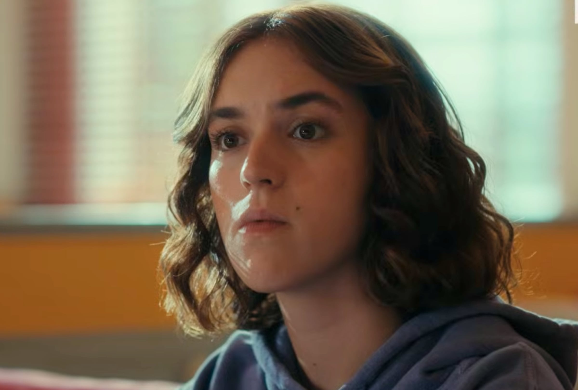 Alícia Falcó como Greta en una escena de la serie española "El mapa de los anhelos" (Foto: Brutal Media / Netflix)