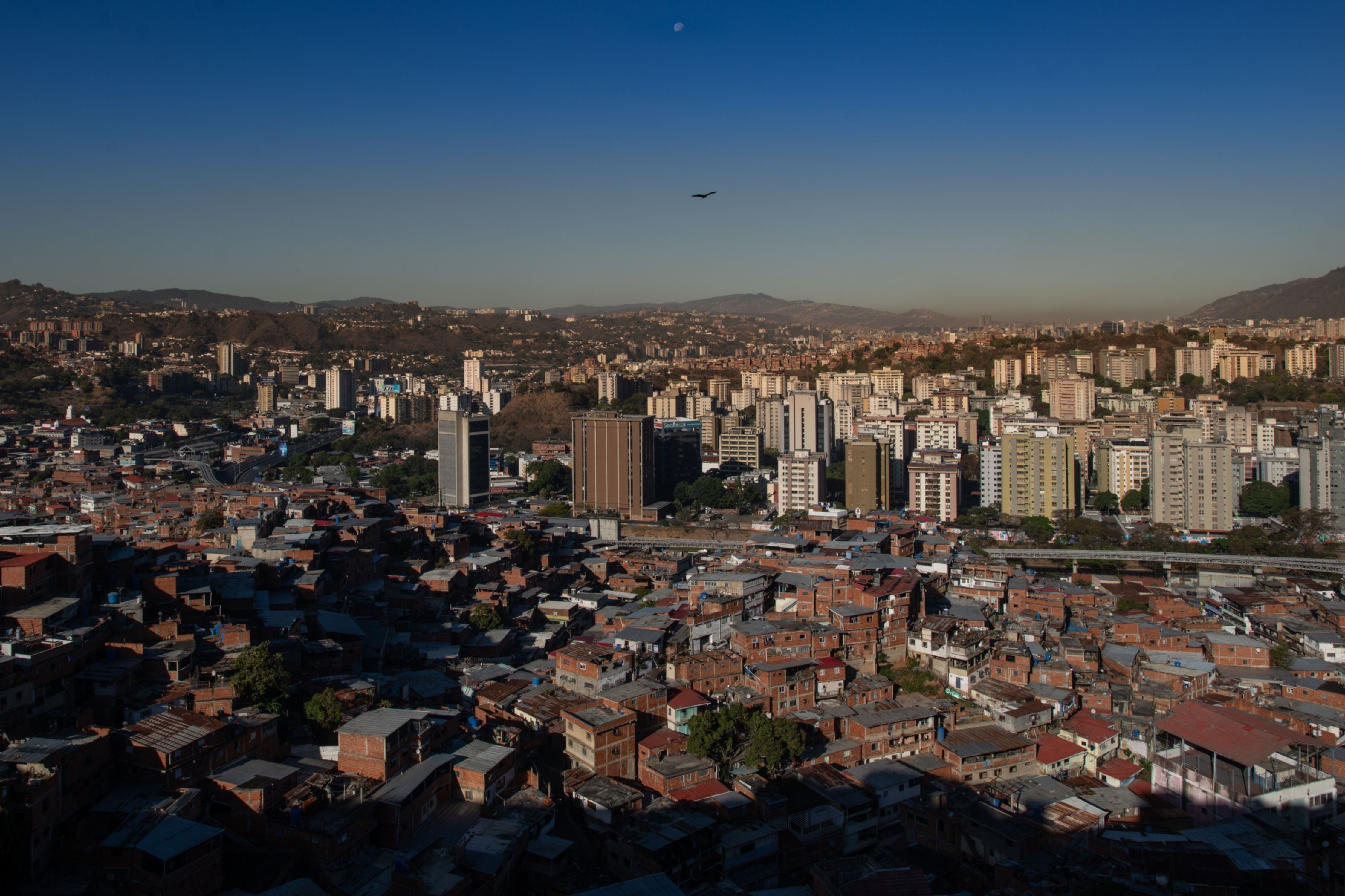 Edificios en el barrio Petare de Caracas, Venezuela, el domingo 2 de febrero de 2019. Fotógrafo: Gaby Oraá/Bloomberg