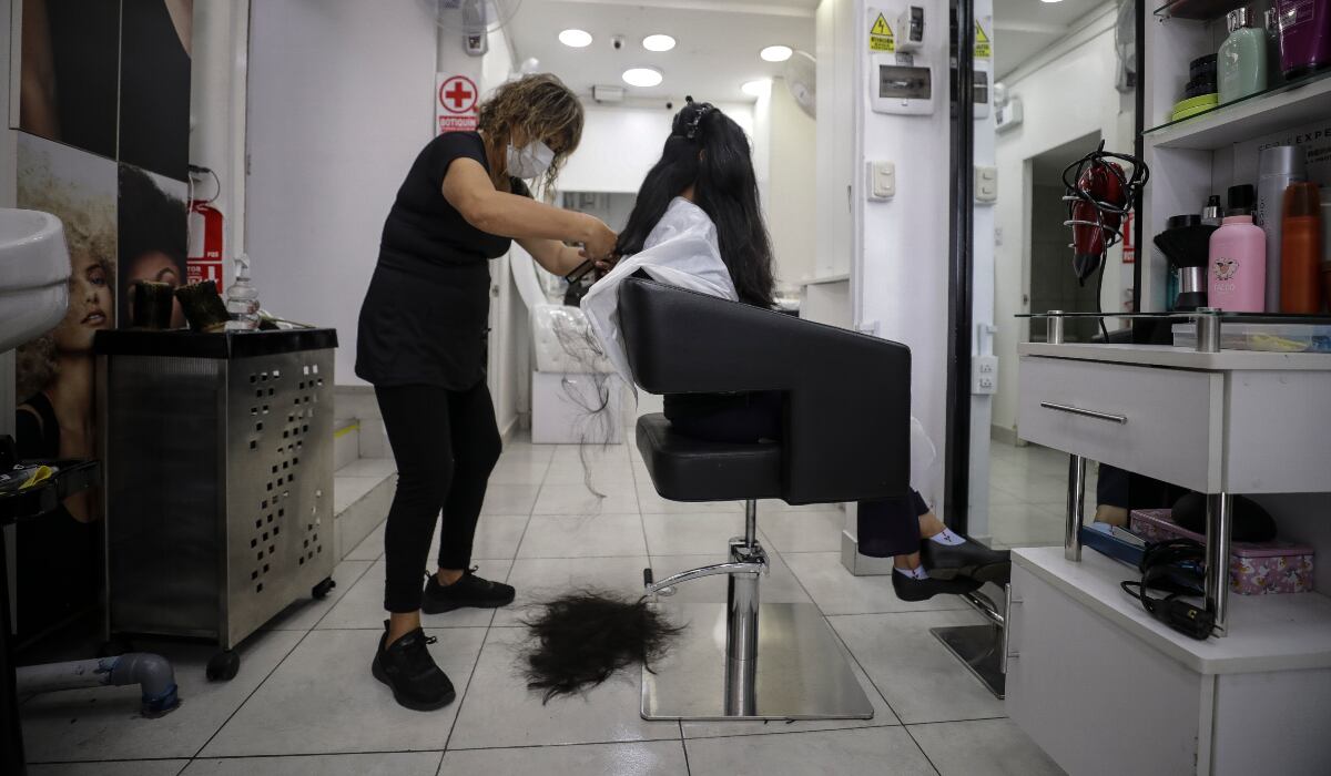 El gremio de peluquerías sostuvo que de darse la rebaja del IGV, unas 28,000 empresas que actualmente están el RUS, pasarían al Régimen Mype Tributario o al Régimen Especial de Renta (RER). Foto: Britanie Arroyo / @photo.gec