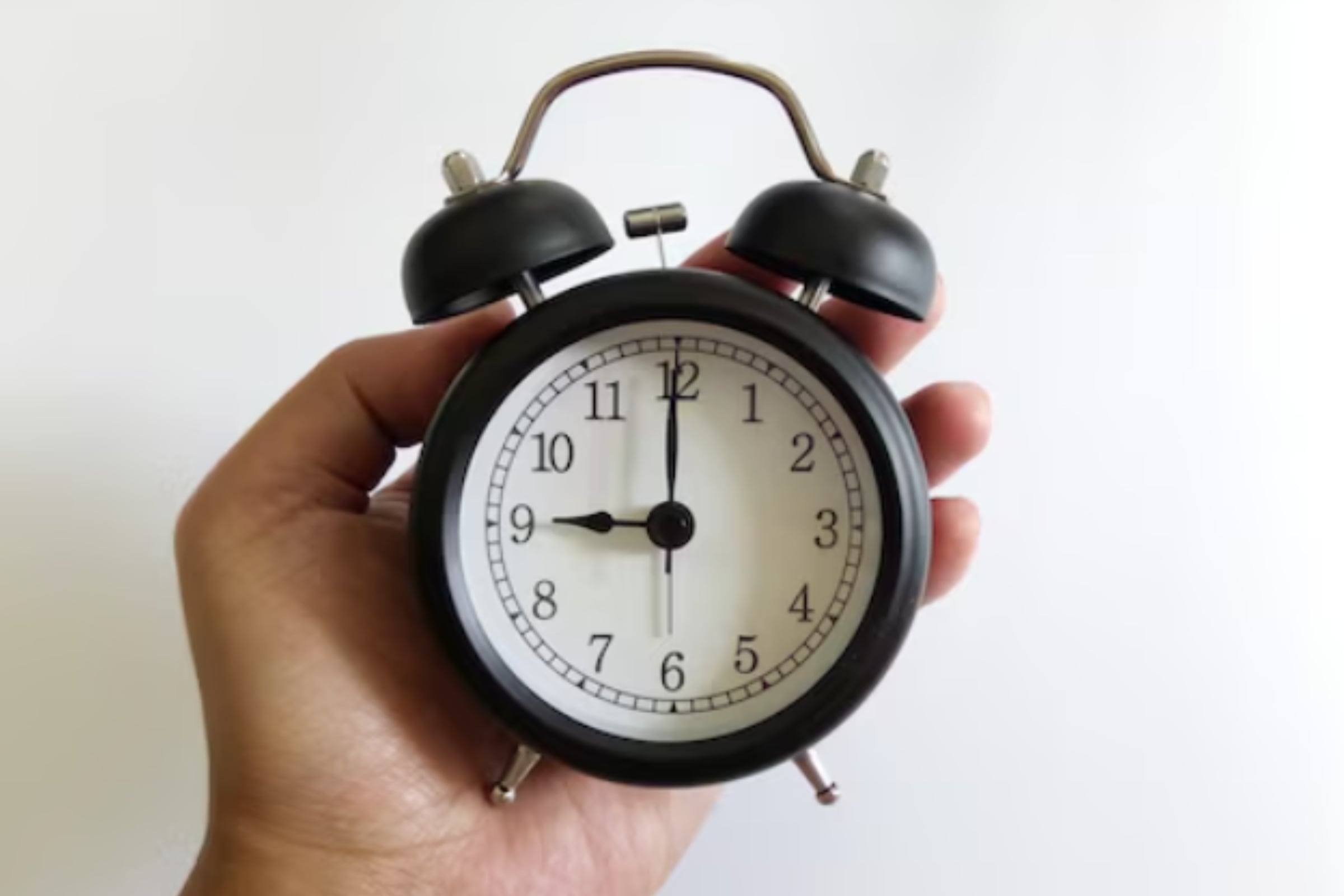 Hay ciertos dispositivos o aparatos que deben ajustarse a este nuevo horario de manera manual. (Crédito: Freepik / Imagen referencial))