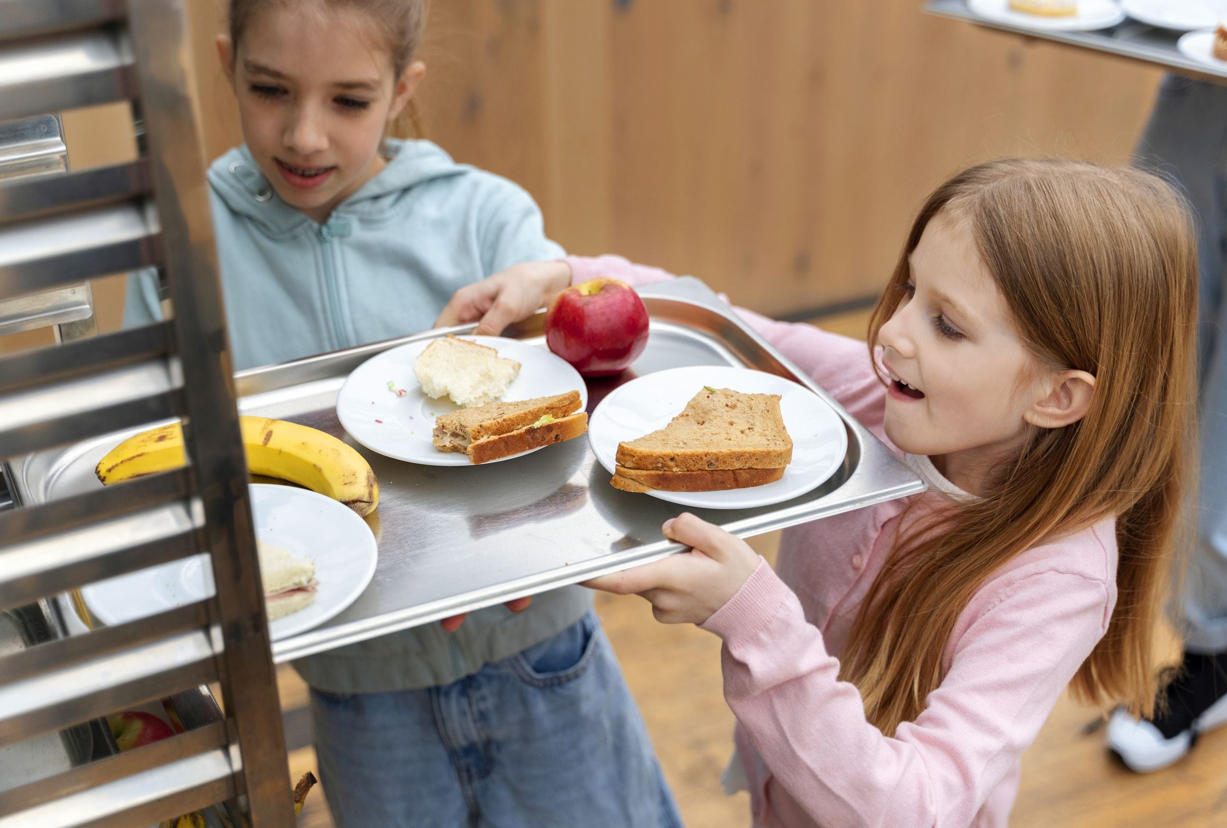 ¿Tu hijo come en la escuela? Los cambios federales que podrían dejar sin almuerzos gratuitos a miles de estudiantes en Texas desde julio (Foto: Freepik)