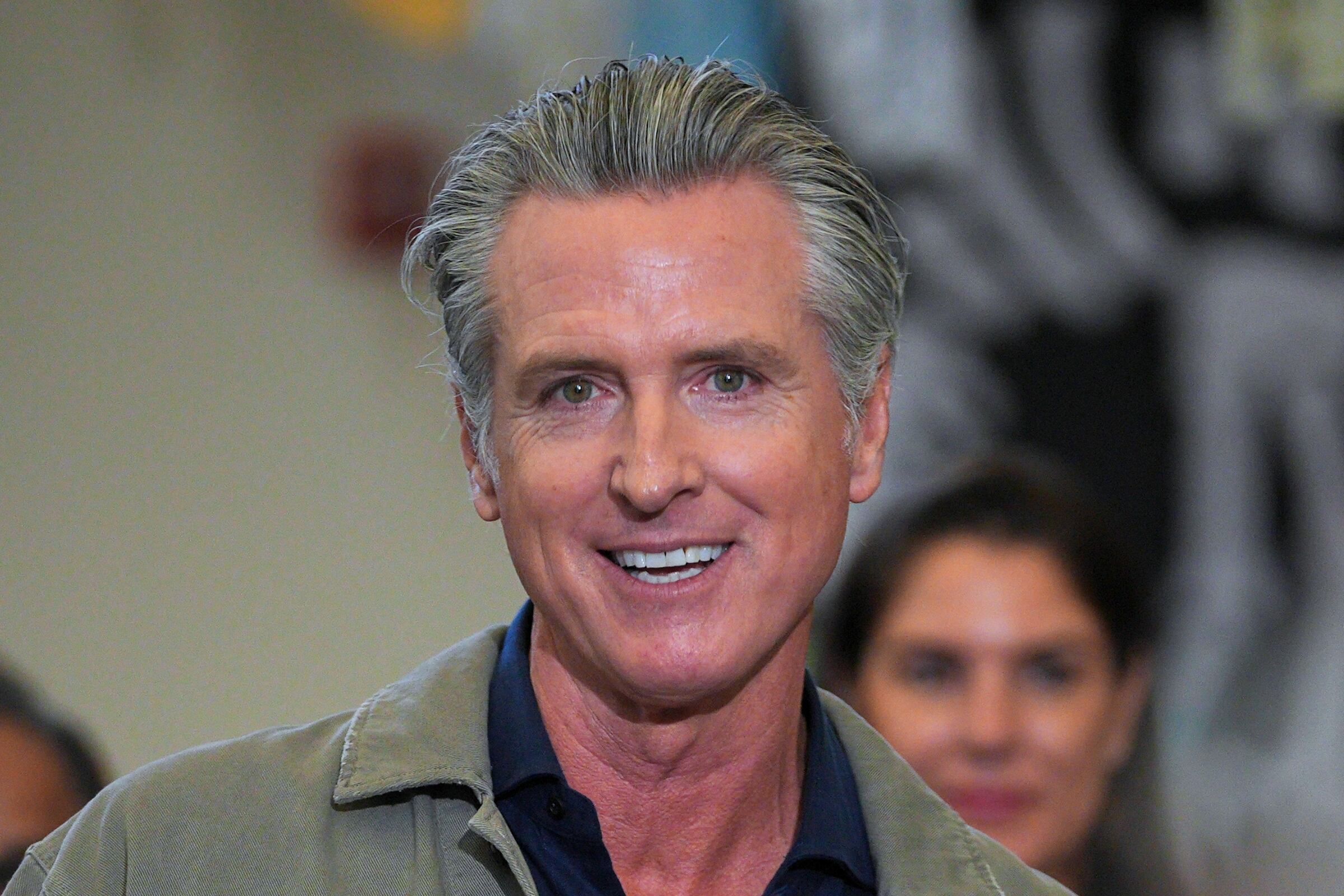 California tiene nuevas reglas para las etiquetas de los alimentos: Gavin Newsom firmó la ley con cambios que los consumidores deben saber