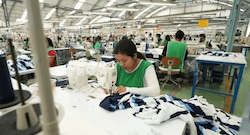 Invierno no enfría y fabricantes de prendas de vestir cambian la estrategia por ahora