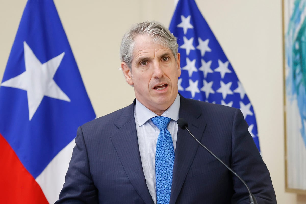 El subsecretario de Estado para el Control de Armas y la Seguridad Internacional de Estados Unidos, Thomas DiNanno, habla durante la firma de un acuerdo de seguridad entre Chile y Estados Unidos para fortalecer la lucha contra las drogas y el crimen organizado internacional, este lunes en Santiago (Chile). EFE/ Elvis González