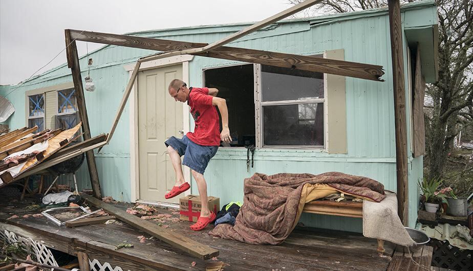 El huracán Harvey ha cumplido con su amenaza destructiva y está produciendo "inundaciones sin precedentes" en el sureste de Texas, que en el caso del área metropolitana de Houston ha llegado a más de un metro de acumulación de agua. (EFE)