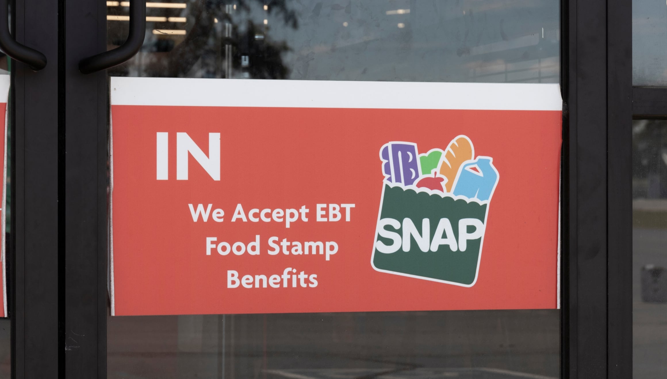 Los beneficiarios de SNAP ya pueden saber cuándo obtendrán los pagos directos a sus tarjetas EBT (Foto: Estado de Texas)