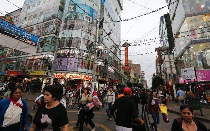 JLL proyectó que actualmente hay alrededor de 68 locales puerta a calle disponibles en el emporio comercial de Gamarra, situados en jirón Garibaldi o en calles paralelas a avenida Huánuco.