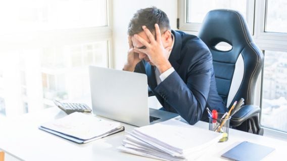 El reemplazo no planificado de un CEO por colapso o burnout cuesta entre 1.5 y 3 veces su sueldo anual, según el estudio de Business Nights Latam. (Foto: Freepik)