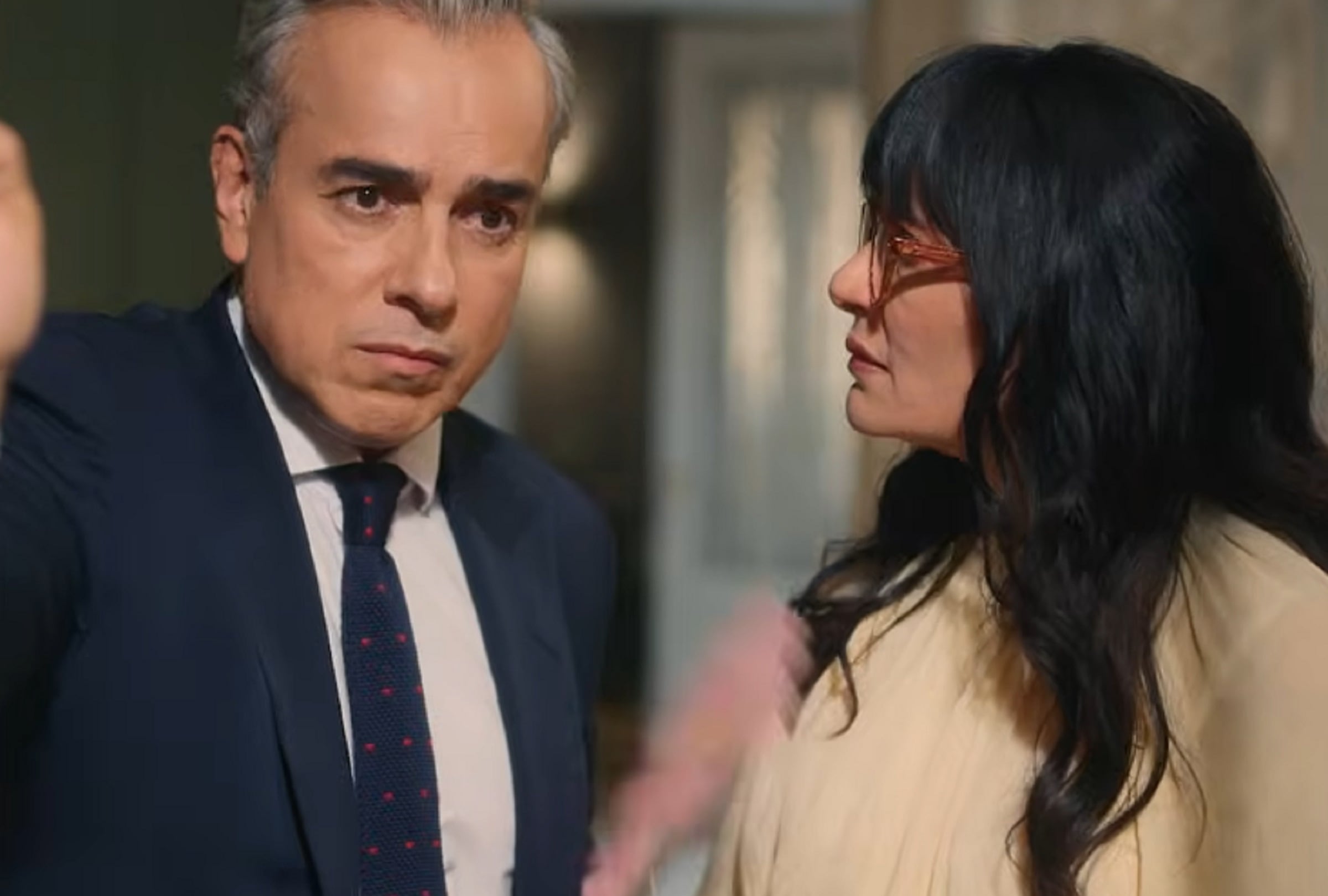 Los problemas entre Armando (Jorge Enrique Abello) y Betty (Ana María Orozco) continuán en "Betty, la fea: más fea que nunca", la nueva temporada de la serie colombiana (Foto: Amazon Prime Video)