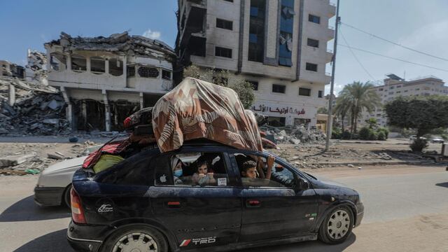 Gaza, forzada al mayor desplazamiento de su historia: casi 1 millón huyen