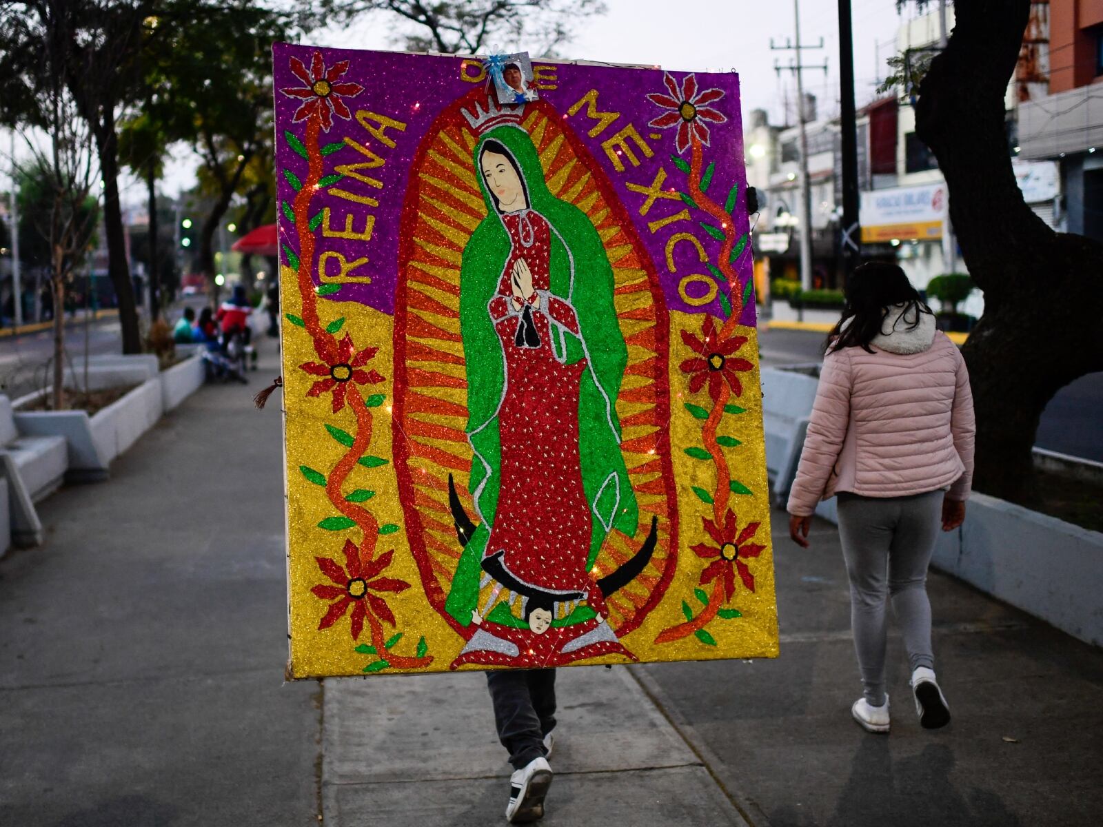 Un arte sobre el Día de la Virgen de Guadalupe en México (Foto: AFP)