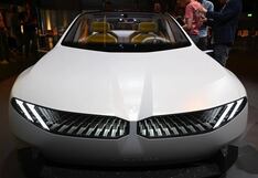 BMW presenta su nueva estrategia eléctrica para hacer frente a Tesla