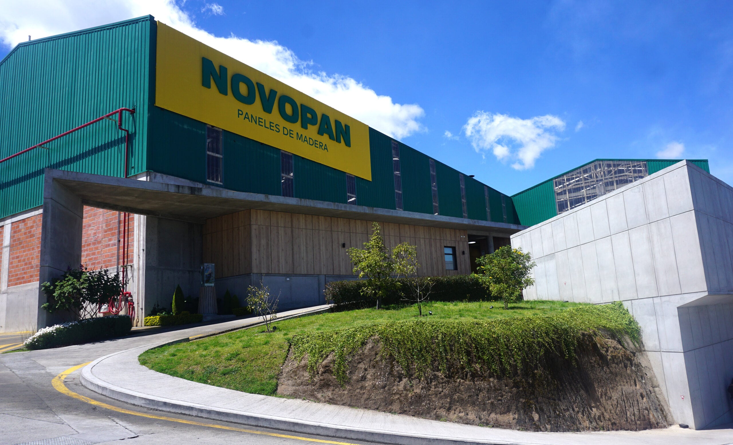 Novopan opera en 15 países de la región, pero solo mantiene presencia directa en cuatro: Perú, Ecuador, Colombia y México (Foto: Colegio de Arquitectos del Ecuador).