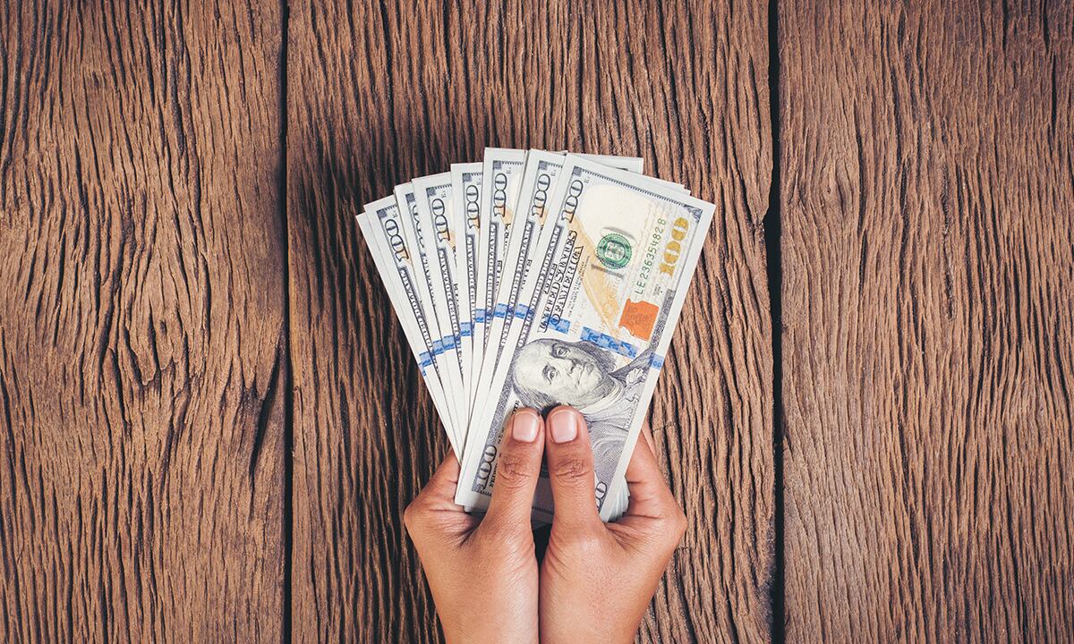 Quienes hoy reciben US$1,415 en el Seguro Social, verán su pago incrementarse a US$1,450 en el 2025 (Foto: Freepik)