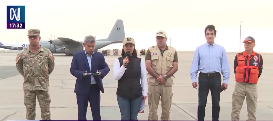 La presidenta Keiko Fujimori señaló que se evalúa la salida de un segundo vuelo para trasladar voluntarios a las zonas afectadas. El canciller Carlos Espá viajará a Colombia. Foto: Keiko Fujimori
