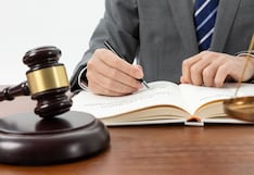 ¿Vas a contratar un abogado en California?: cuánto cobran por hora y qué esquemas de pago existen