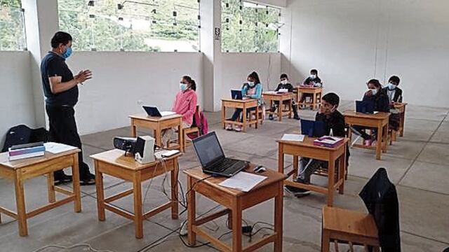Colegio público de Miraflores será el primero en iniciar clases semipresenciales la próxima semana