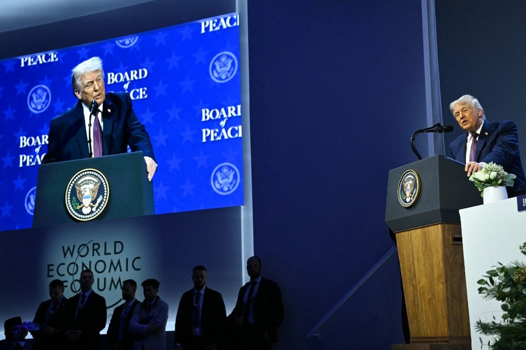 El presidente estadounidense, Donald Trump, habla en la reunión de la "Junta de la Paz" durante la reunión anual del Foro Económico Mundial (FEM) en Davos el 22 de enero de 2026. (Foto de Mandel NGAN / AFP)