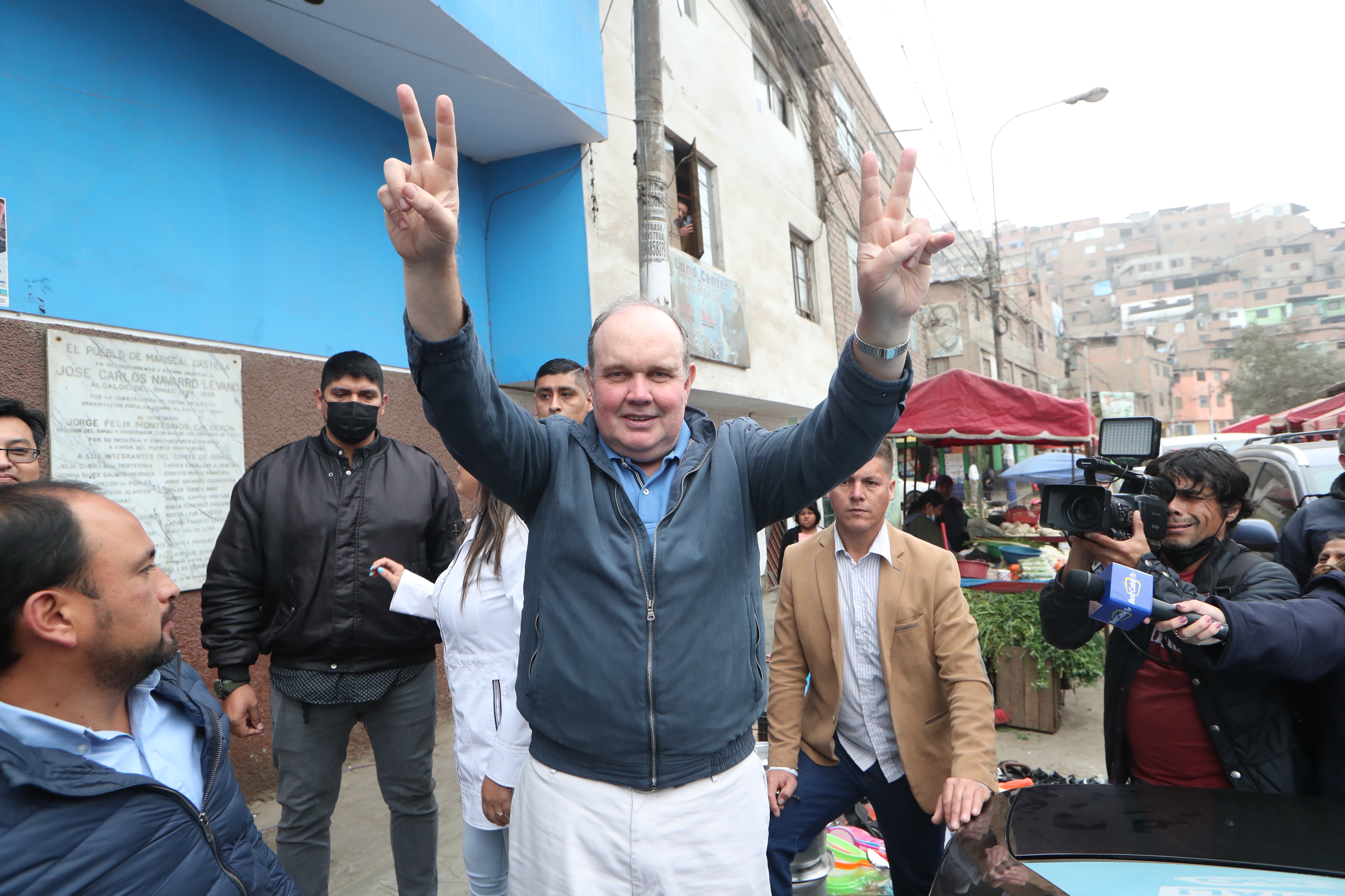 El candidato propuso también restablecer el servicio militar voluntario, el cual será reestructurado y tendrá beneficios como sueldo mínimo vital y Beca 18. (Fotos: archivo GEC)