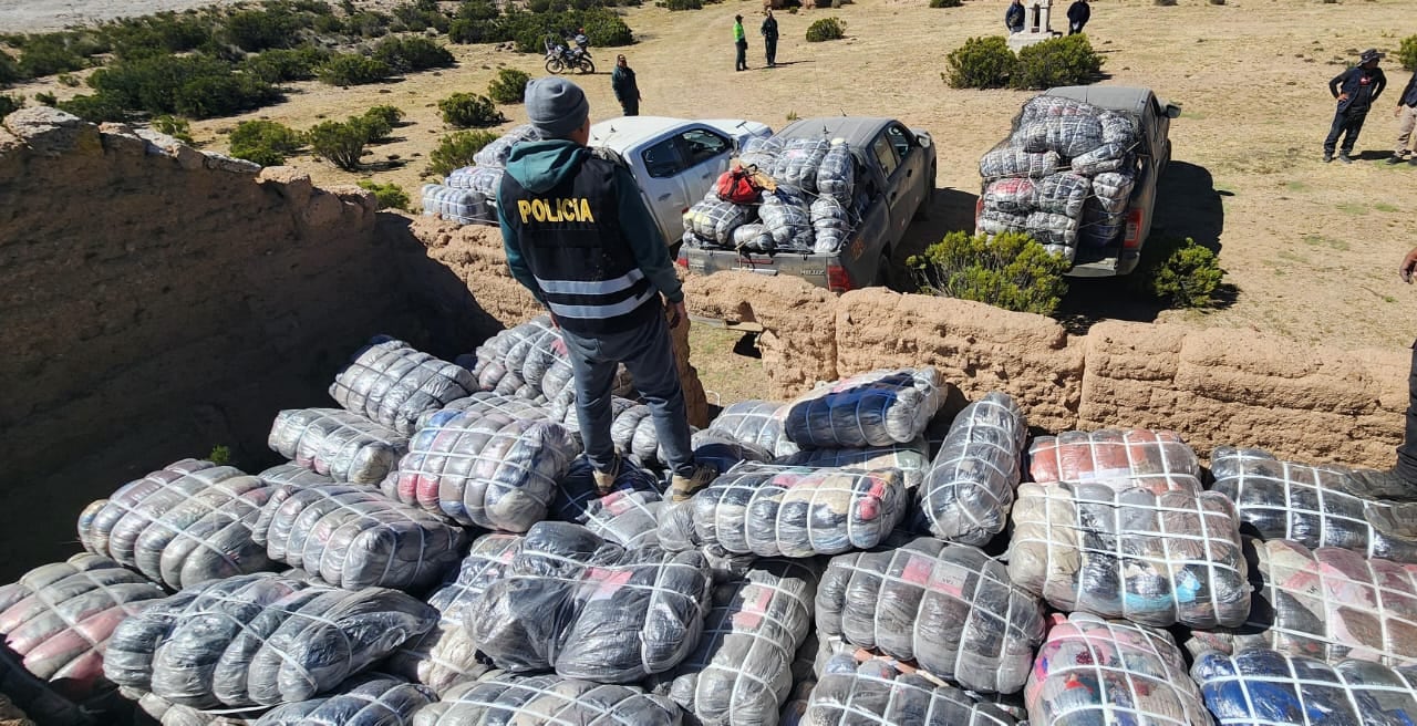 La PNP advirtió que por la frontera sur del Perú (Tacna y Puno) ingresa casi el 60% de todas las mercancías y productos ilícitos de contrabando. Foto: Difusión