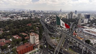 Caída de inflación sorprende en México pero persistirá el aumento de tasas